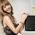 G.NA Menjadi Model Produk Elektronik