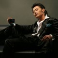 Jang Dong Gun Menjadi Bintang Iklan Sebuah Ponsel