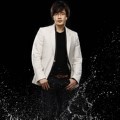 Kwon Sang Woo Bergaya dalam Percikan Air