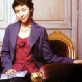 Ha Ji Won Tampil Feminim dengan Blazer Ungu