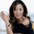 Michelle Yeoh Tampil Santai dengan Aktifitasnya