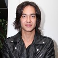 Adipati Dolken di Premier 'Malaikat Tanpa Sayap'