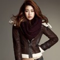 Kang Sora Menjadi Model Produk Fashion