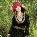 Vivian Hsu di Pemotretan untuk Cover Majalah Vogue