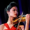 Vanessa-Mae Beraksi untuk "The Red Hot Tour"