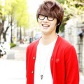 Jung Il Woo Tampil Cakep dengan Cardigan Merah