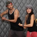 Indah Dewi Pertiwi dan Luam Keflezgy Saat Latihan di Studio Prospera