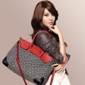 Sooyoung Menjadi Model Fashion Produk Tas