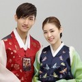 Max Changmin dan Lee Yeon Hee Tampil Tradisional dengan Hanbok