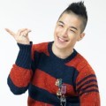 Taeyang Eksis di Depan Kamera