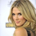 Delta Goodrem untuk Tahunan USA 9 H'lo Los Angeles Black Tie Gala