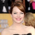 Emma Stone Bergaya di Red Carpet 18th Annual Screen Actors Guild Awards