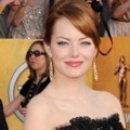 Emma Stone Bergaya di Red Carpet 18th Annual Screen Actors Guild Awards