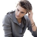 Zac Efron Menyanyi untuk Film High School Musical
