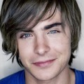 Zac Efron Terlihat Cakep