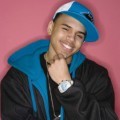 Chris Brown Tampil Santai dengan Jaket