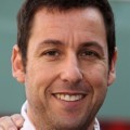 Adam Sandler Sebagai Dr. Daniel Maccabee di "Just Go with It