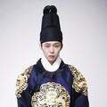 Micky Yoochun Berperan Sebagai Pangeran Lee Gak di Serial 'Rooftop Prince'