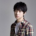 Photoshoot Lee Je Hoon dalam Sesi Pemotretan