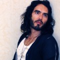 Russell Brand Memulai Karirnya Tahun 1994