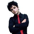 Billie Joe Armstrong Berpose di Depan Kamera