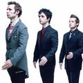 Green Day Bergaya Ala Robot