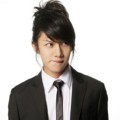 Kim Heechul Tampil Mempesona dengan Jas Hitam