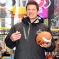 Nick Lachey Memeriahkan Acara Tostitos Fiesta