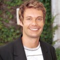 Ryan Seacrest Lahir di Dunwoody, Georgia,  Amerika