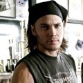 Taylor Kitsch Tetap Tampan dengan Ikat Kepala