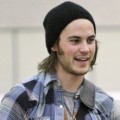 Taylor Kitsch Pernah Bermain di Junior Ice Hockey untuk Tim Langley Hornets