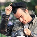 Justin Theroux Dikenal Hobi Mengendarai Sepeda Motor