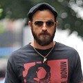 Terlihat Justin Theroux Berjalan Sendirian Tanpa didampingi Jennifer Aniston