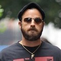 Terlihat Justin Theroux Berjalan Sendirian Tanpa didampingi Jennifer Aniston