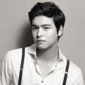 Lee Jang Woo dengan Konsep Foto Hitam Putih