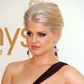 Kelly Osbourne di Red Carpet Primetime Emmy Awards 2011