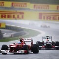 Fernando Alonso dan Sergio Perez saling berebut posisi di GP F1 Malaysia