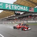 Fernando Alonso melakukan start awal di GP F1 Malaysia