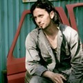 Jackson Rathbone Menjadi Russ di 'Girlfriend'