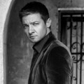 Jeremy Renner Dengan Konsep Foto Hitam Putih