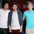 One Direction di Acara Tanda Tangan