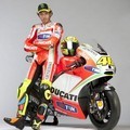 Valentino Rossi Memamerkan Motor Baru Ducati di MotoGP 2012