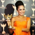 Feni Rose Sabet Piala PGA Kategori Presenter Infotainment Terbaik