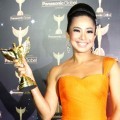 Feni Rose Sabet Piala PGA Kategori Presenter Infotainment Terbaik