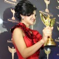 Tina Talisa Sabet Piala PGA Kategori Presenter Talkshow Berita dan Informasi Terbaik