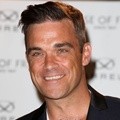 Robbie Williams Saat Launching Pakaian Miliknya