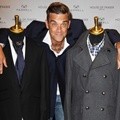 Robbie Williams Saat Launching Pakaian Miliknya