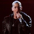 Eminem Melakukan Pertunjukan di Panggung Saat 53rd Annual GRAMMY Awards