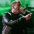 Eminem Melakukan Pertunjukan di Panggung Saat 53rd Annual GRAMMY Awards