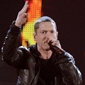 Eminem Melakukan Pertunjukan di Panggung Saat 53rd Annual GRAMMY Awards
